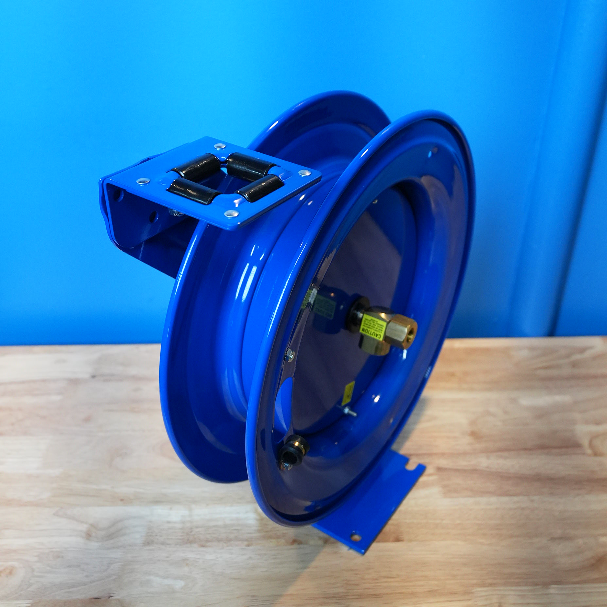 COXREEL SINGLE RETRACTABLE 50FT REEL 3/8" SWIVEL