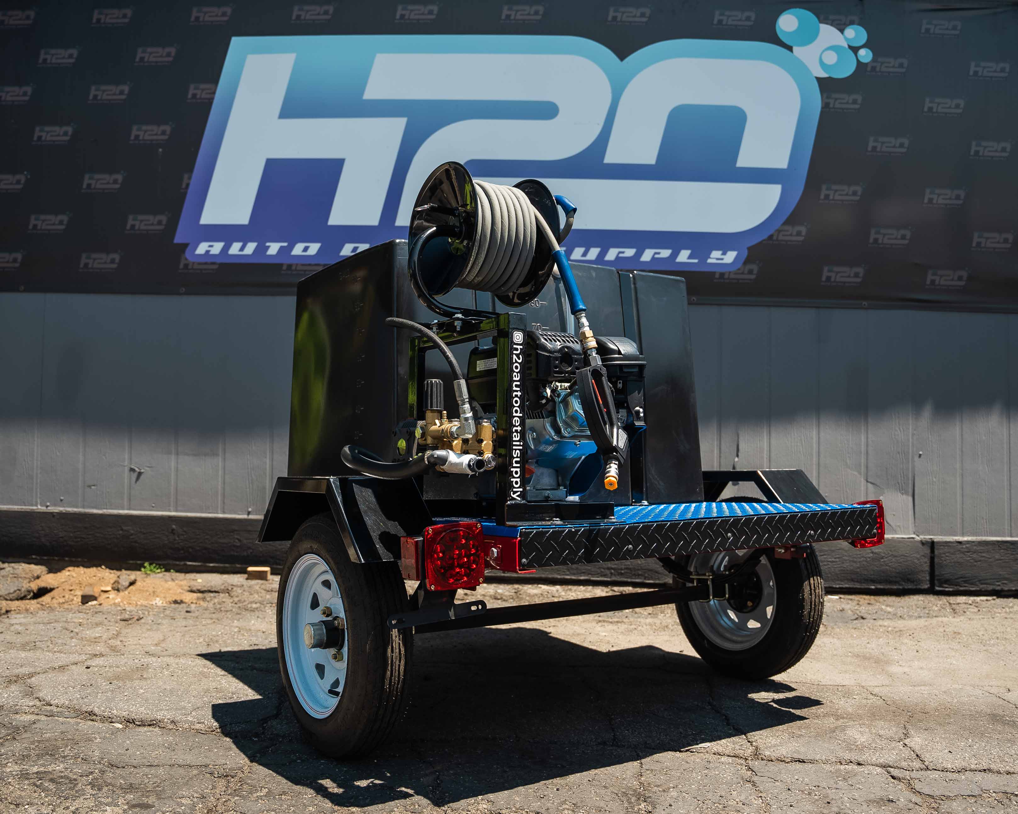 ENTRY-LEVEL 4X4 TRAILER